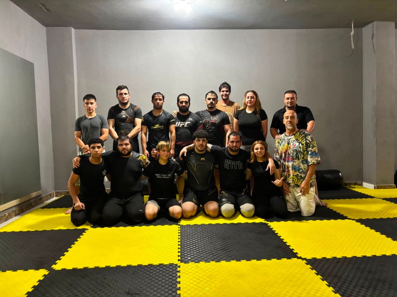 Kingo's Crew takım fotoğrafı
